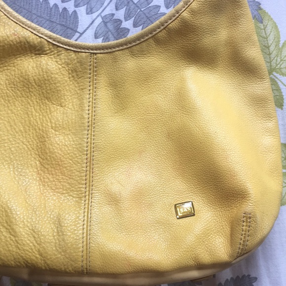 💛“The Sak” hobo in vibrant yellow. 💛 - Picture 5 of 17